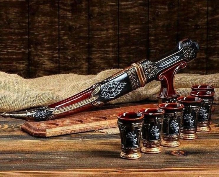 Кинжал на дерев'яній підставці - Оригінальний подарунок для чоловіків, козаків, військових, директору, шефу, ЗСУ