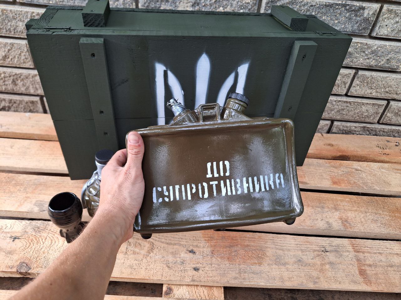 Подарунковий Армійський набір для спиртного у дере'вяному ящику - Міна  Мон-50 та граната РГД-5