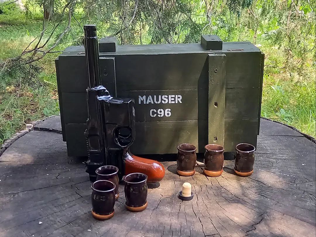 Подарунковий набір для чоловіка пістолет MAUSER C96 у дерев'яному ящику