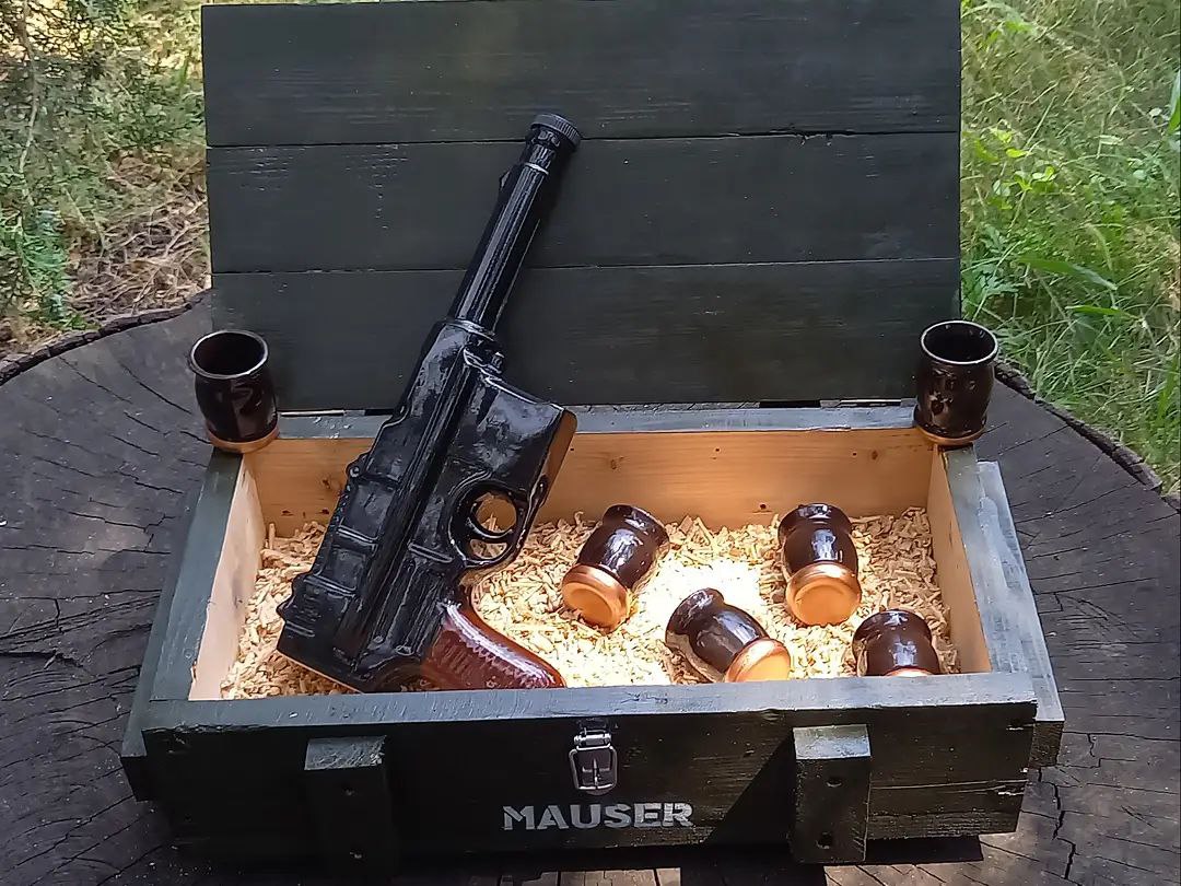 Подарунковий набір для чоловіка пістолет MAUSER C96 у дерев'яному ящику