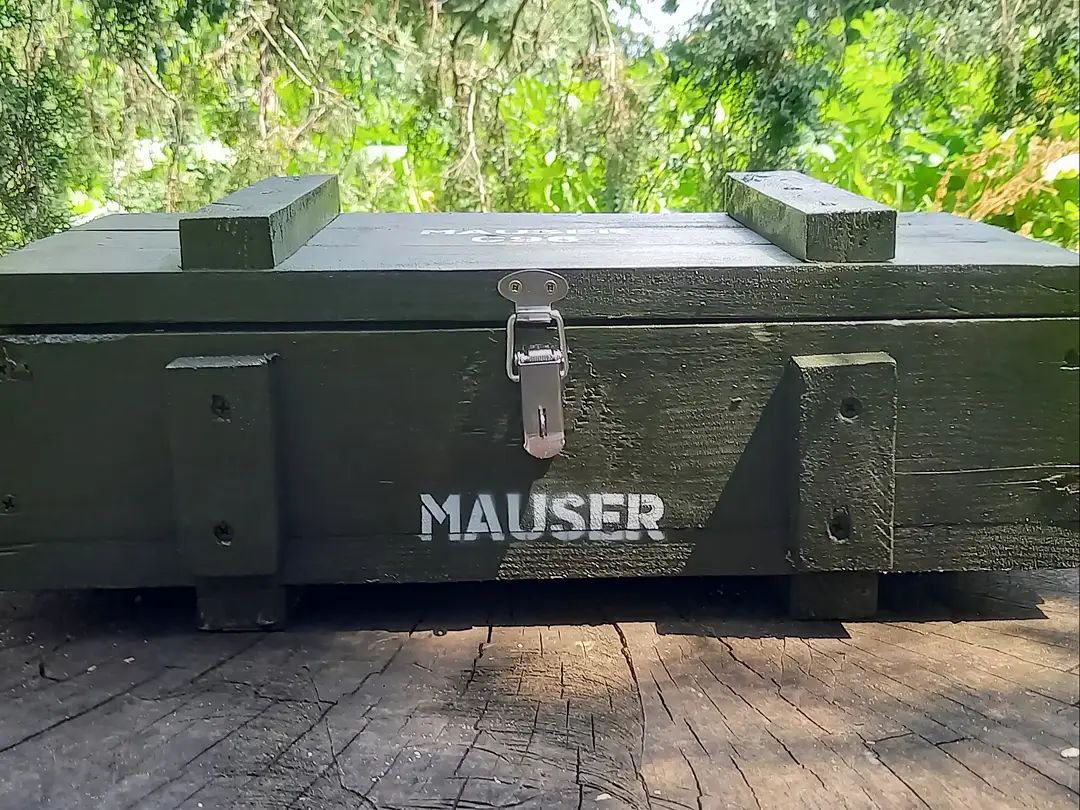 Подарунковий набір для чоловіка пістолет MAUSER C96 у дерев'яному ящику