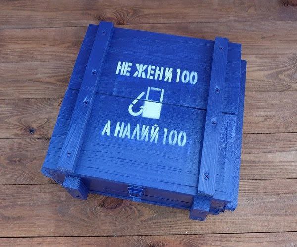 Запаска для спиртного у дерев'яному ящику з чарочками - Подарунок для чоловіка автолюбителя