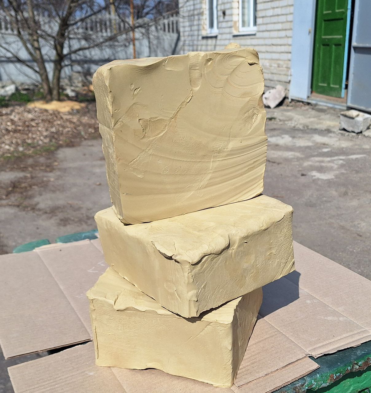 Натуральна Гончарна глина жовта 5 кг для творчості та ліпки
