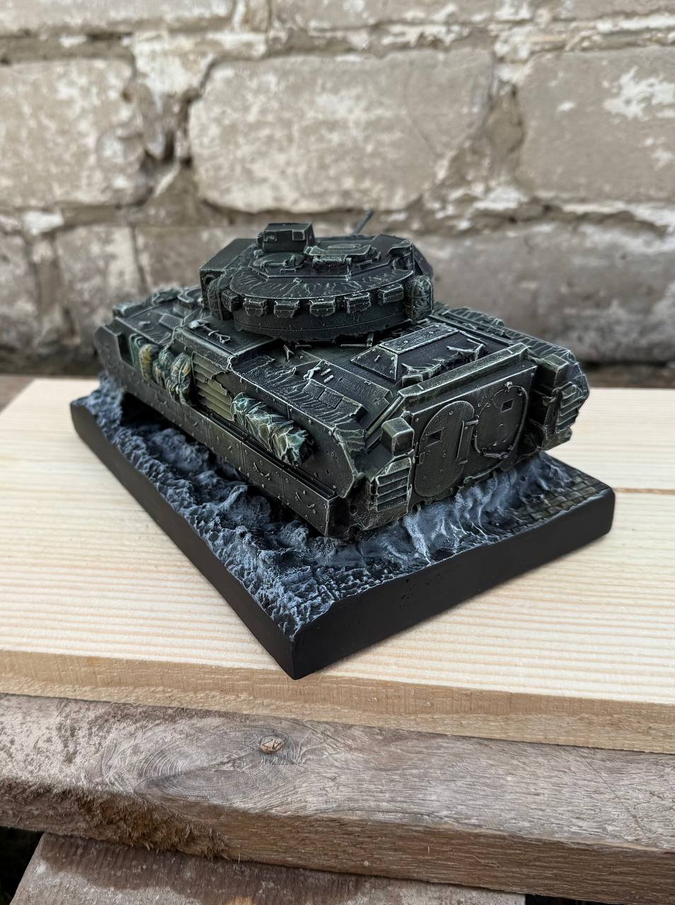 Статуетка Модель бойової машини піхоти Bradley M2 — колекційна мініатюра 20х13х11 см
