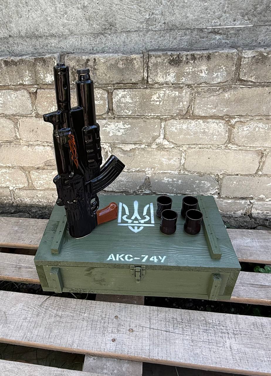 Подарунковий набір “АКС-74У” з графином та чарками для військових чоловіків, командира, побратима