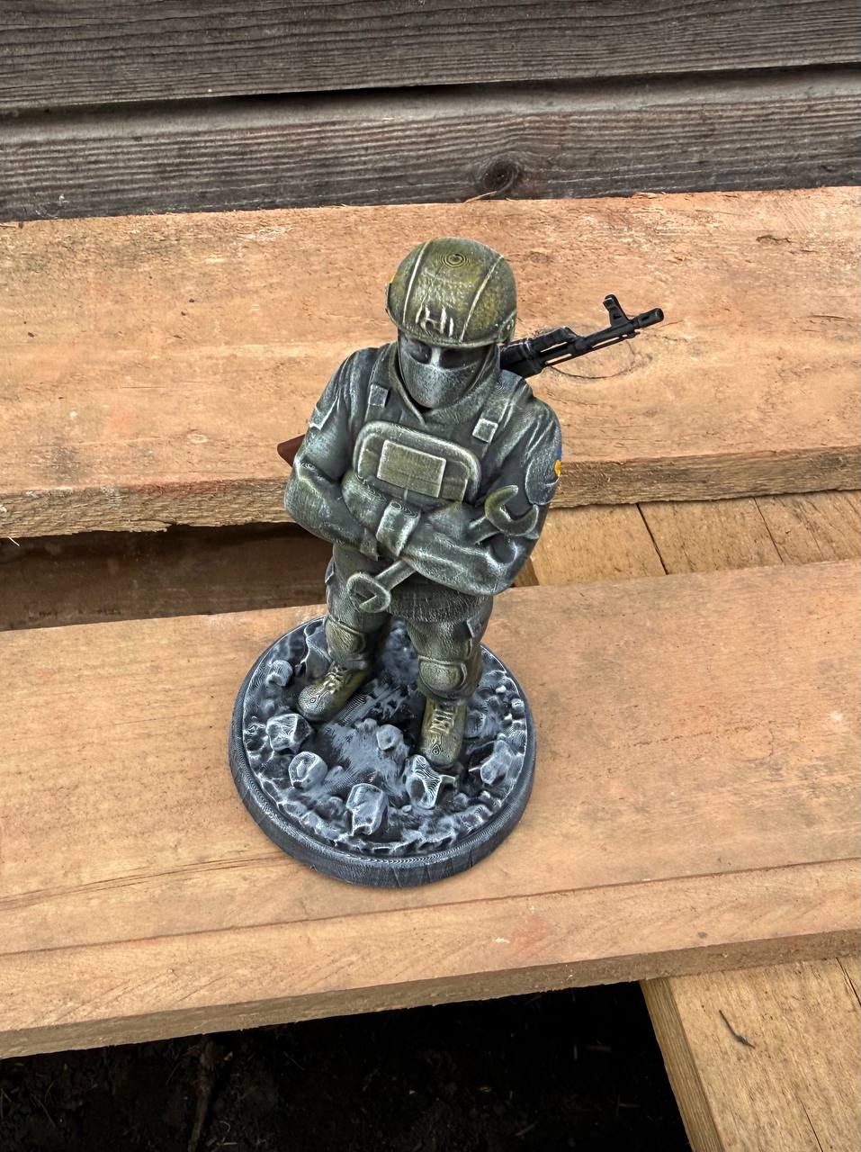 Статуетка військового механіка, фігурка піхотинець з ключем (фотополімер), подарунок для чоловіка 14х7 см