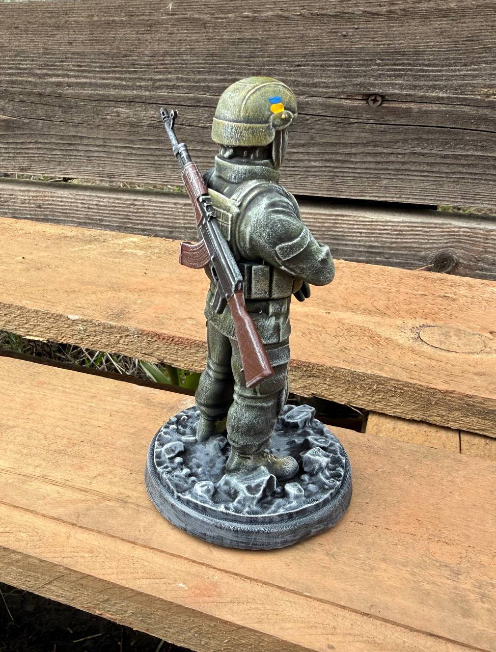 Статуетка військового механіка, фігурка піхотинець з ключем (фотополімер), подарунок для чоловіка 14х7 см